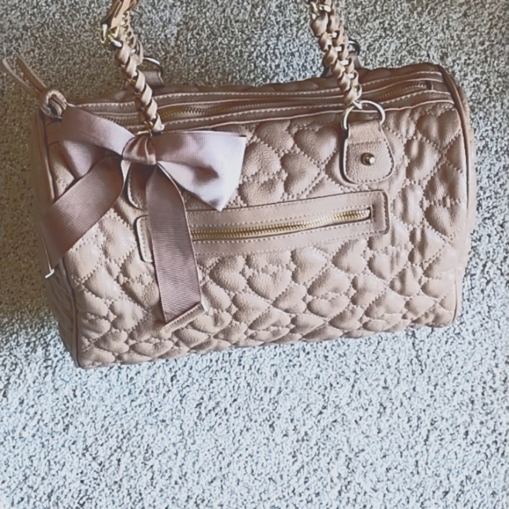 Betsey Johnson beige leather bag with gold hardware